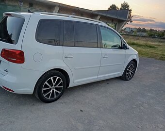 Volkswagen Touran 1.6 TDI BlueMotion - 5