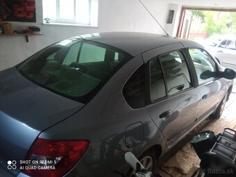 Renaulth Thalia - 5