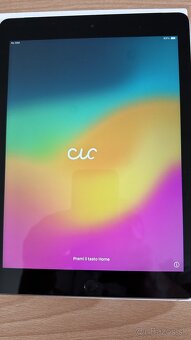 Apple iPad 9.7" 6th Gen. (2018) 128GB WiFi + Cellular - 5