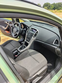 Opel Astra J ST 1,6 benzin (2011) - 5