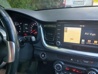 KIA STONIC r.2018 - 5