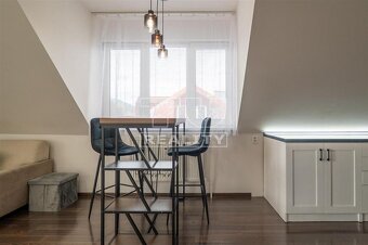 ZNÍŽENIE-TEHLOVÝ 2 IZBOVÝ PODKROVNÝ BYT V KYSUCKOM NOVOM... - 5