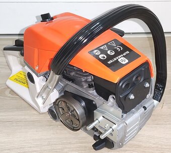 Silná benzínová motorová reťazová píla motor 82cm³ - 5