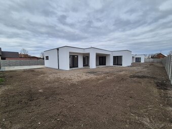 4 – IZB. BUNGALOV, 3 PARK.STÁTIA, TERASA,VEĽKÉ BLAHOVO - 5