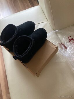 UGG nove - 5