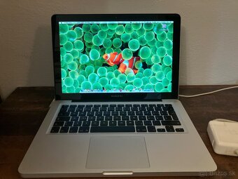 MacBook Pro 13 palcový - 5