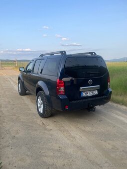 Nissan Pathfinder - 5