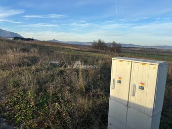 INVESTIČNÁ PRÍLEŽITOSŤ: stav. poz. 609 m2 s IS; Malý Slavkov - 5
