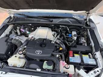 Toyota Hilux - 5
