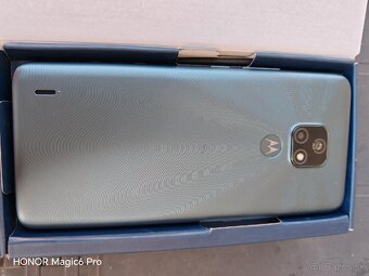 Predám Motorolu moto E7 - 5