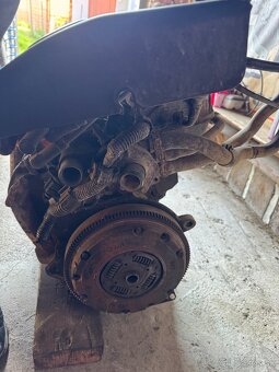 Motor Octavia 1 1.6i 55kw AEE - 5