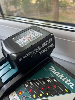 4x nová baterie Makita BL1850B - 5