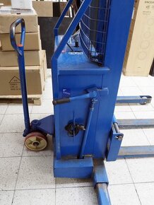 Predám akumulátorový paletizačný vozík BLUE GIANT P150-20 - 5