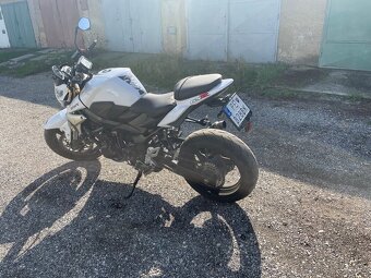 Suzuki gsr 750 - 5
