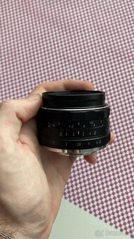 Fujifilm X-T10 + Meike 35mm f) 1,7 - 5