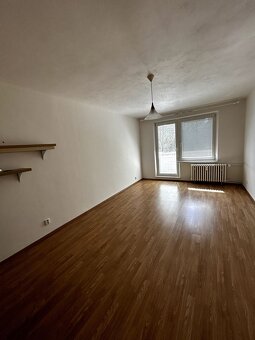 Na predaj veľkometrážny 4-izbový byt s loggiou v Lučenci - 5