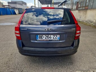 Predám Kia Cee´d 2.0 CRDi 103 KW SPORT r.v.11/2010 - 5
