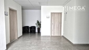 PRENÁJOM komerčného priestoru (26 m2) blízko centra Humenné - 5