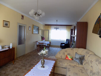 Poschodový dom v Tvrdošovciach v centre obce vhodné aj na - 5