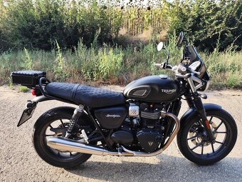 Triumph street twin 900 - 5