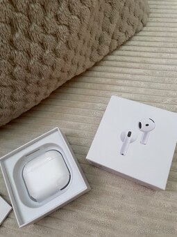 Apple Airpods gen 4 - 5
