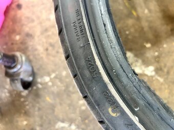 255/30 R19 - 5