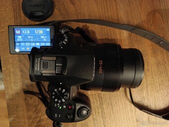 Panasonic Lumix DMC-FZ1000 - 5