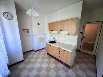 2 izbový byt s balkónom na 1.poschodí v Brezovej pod Bradlom - 5
