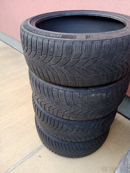 Gumy 225/40r18 - 5