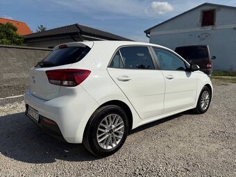 KIA Rio - 5