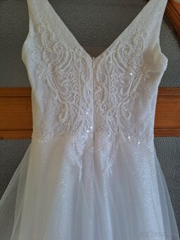 Trblietavé svadobné šaty - 5