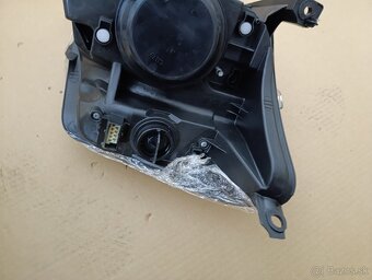 Ľ H4 predný svetlomet Citroen C2 - 5