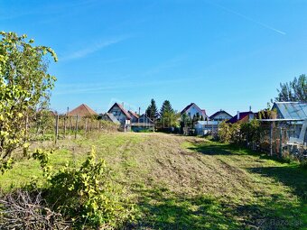 Krásny slnečný pozemok o výmere až 1171 s gazdovský… - 5
