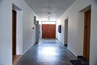 NA PREDAJ: 3-izbový holobyt s výhľadom na Spišský hrad - 5