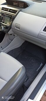 Toyota Prius Plus Hybrid - 5