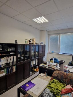 Trnava -ponúkame na predaj skladový / výrobný priestor 900 m - 5
