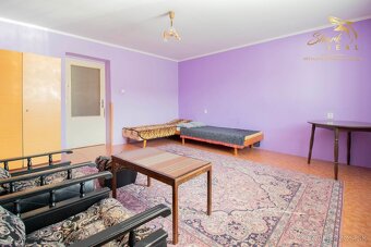 REZERVOVANÉ - Rodinný dom s rozľahlým slnečným pozemkom - 5