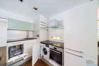 Slnečný 3-izbový byt, loggia, výhľad, zeleň, poloha, L.Dérer - 5