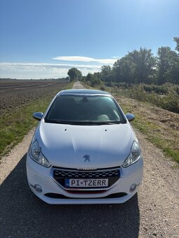 Peugeot 208 GTi - 5