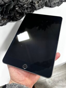 Apple iPad mini 5 (2019) A2133 - 5