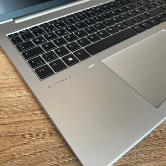 HP EliteBook 860 G10 TOUCH|+záruka - 5