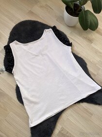 Nové biele tričko s ozdobným vzorom a rukávmi - 5
