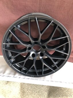 Disky Aez Antigua R19 5x120 8,5J ET18 - 5