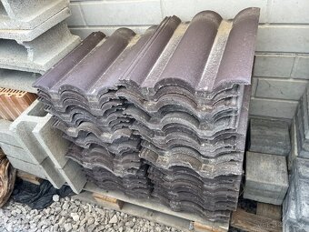 Stavebny material (zamkova,palisady, skridla,plot. tvarnice) - 5