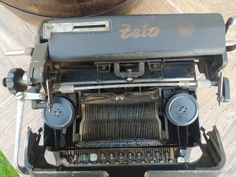 Zbrojovka Brno Historický písací stroj. - 5