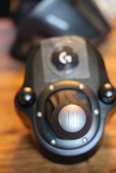 Logitech G923 Driving Force Volant, pedále aj páka - 5