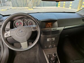 Opel Astra H GTC - 5