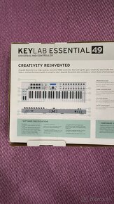 Arturia KeyLab Essential 49 MIDI keyboard White - 5