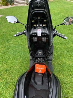 Krasna Cierna Honda PCX 125 ako Nova - 5