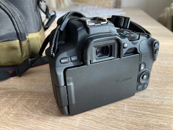 Canon 200D eos - 5